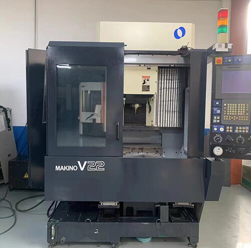 Makino V22 Vertical Machining Center